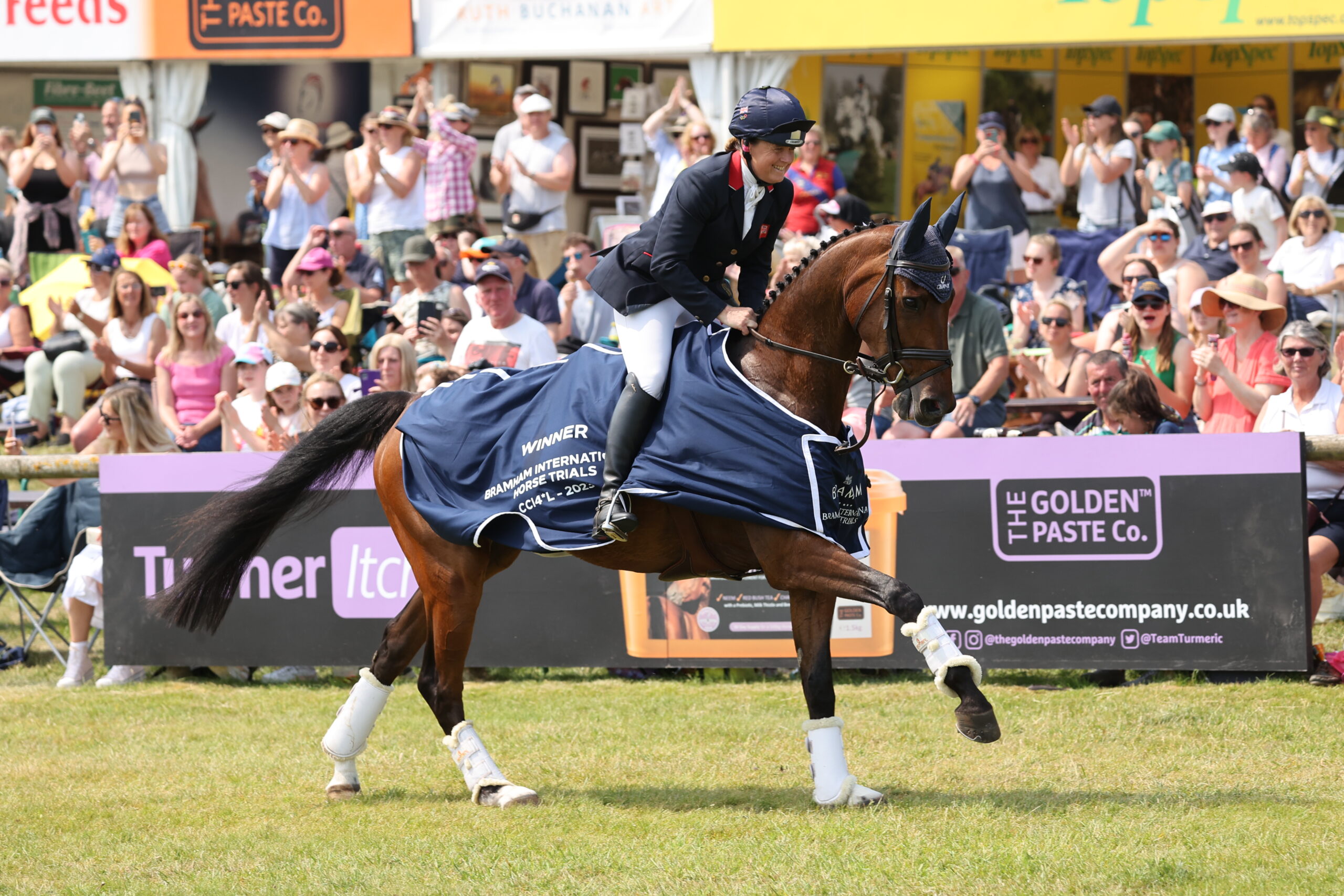 Pippa Lap of Honour