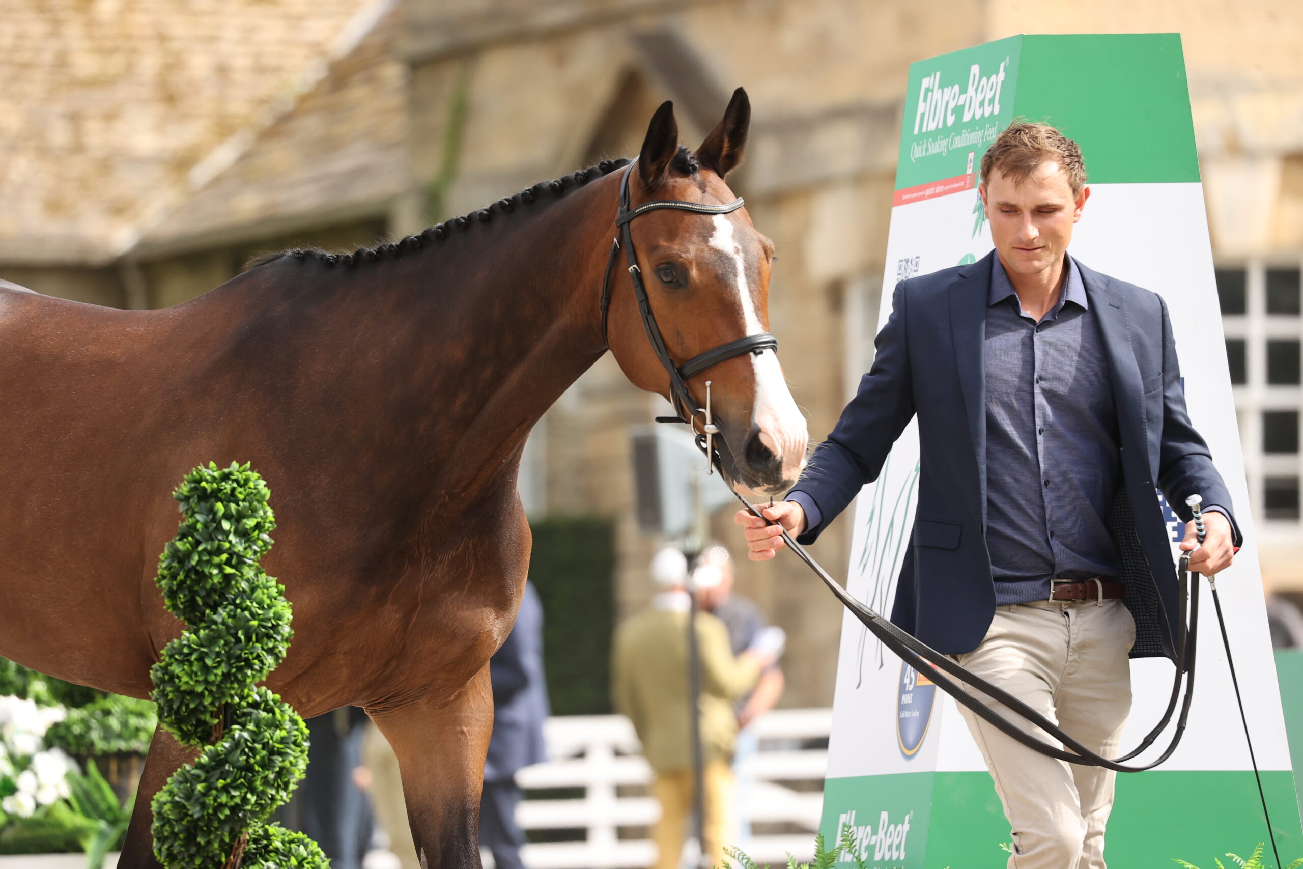 Trot Up