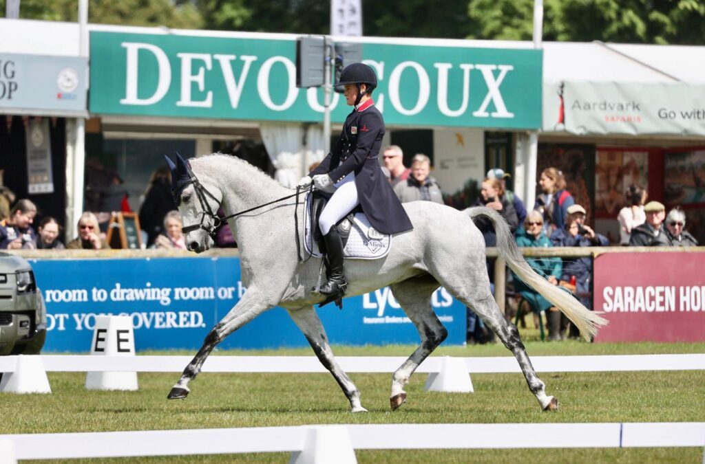 Upton makes her move while Cavaillon retains the lead at Defender Bramham day two